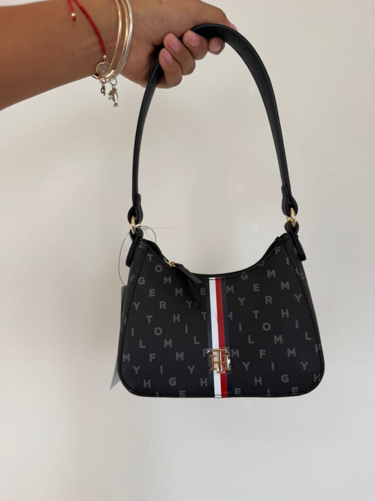 Cartera Tommy negra - TH123