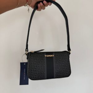 Cartera Tommy negra - TH2789