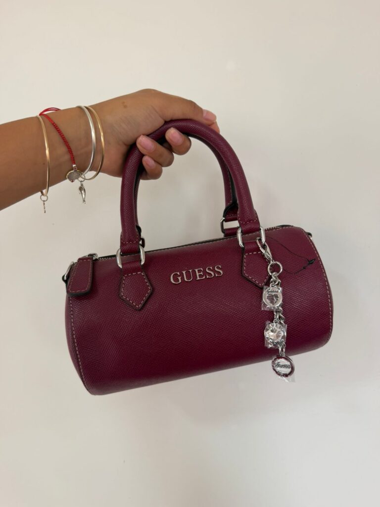 Cartera Guess Guinda Barril - G004